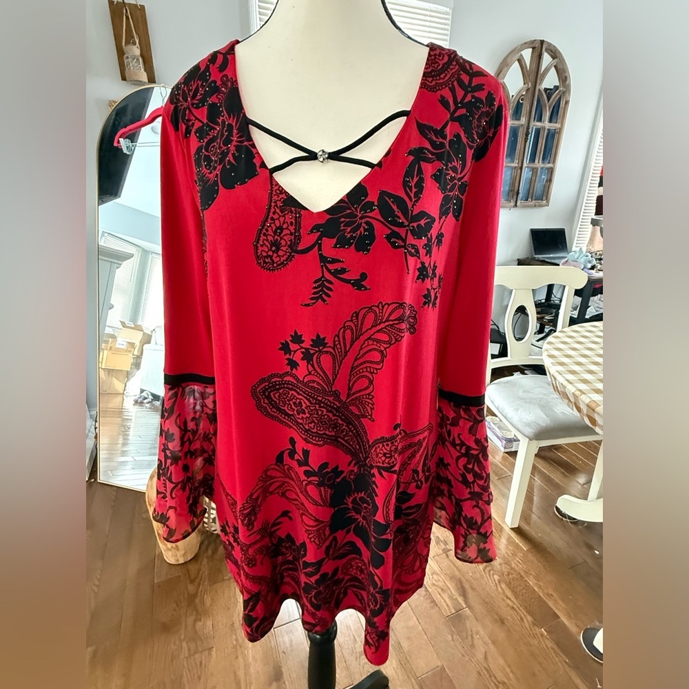 JM Collection Red and Black Floral Blouse size large new w tag BNWT